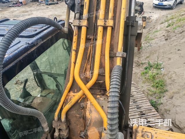 大臂背部俯視（工作和回轉(zhuǎn)裝置）