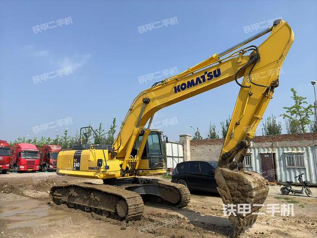 小松PC240LC-8M0挖掘機