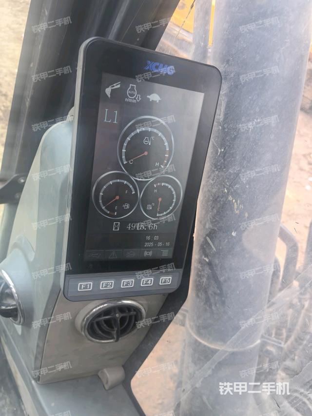 显示屏 (驾驶室部分) 显示屏 (驾驶室部分)