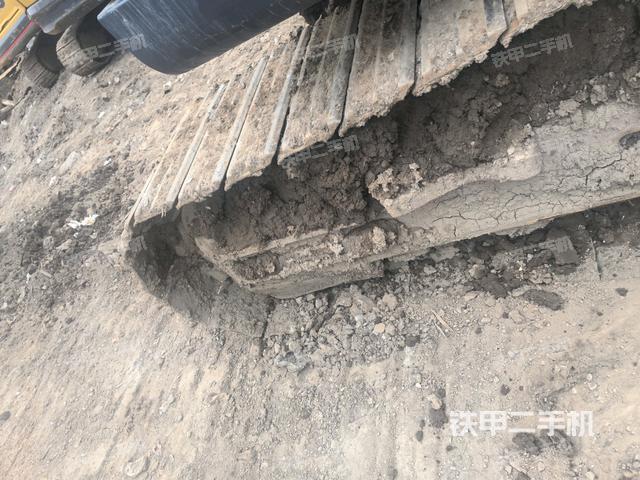 左侧履带整体 (行走机构) 左侧履带整体 (行走机构)