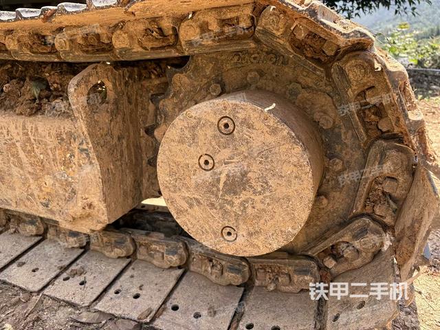 右侧履带整体 (行走机构) 右侧履带整体 (行走机构)