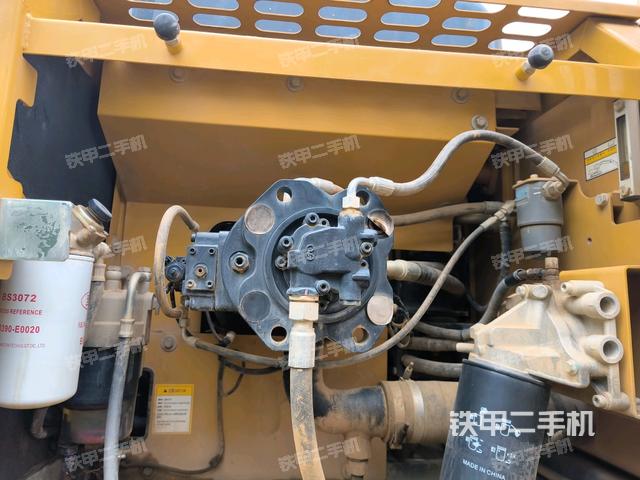 液壓泵斜45?左(大件艙室) 液壓泵斜45?左(大件艙室)