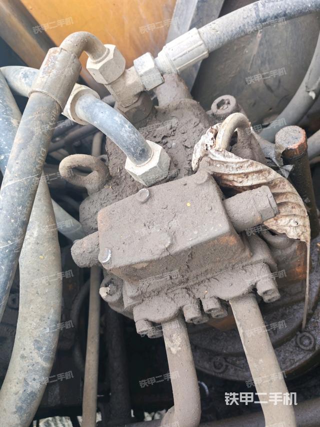 回轉(zhuǎn)馬達(dá)（上車部件）