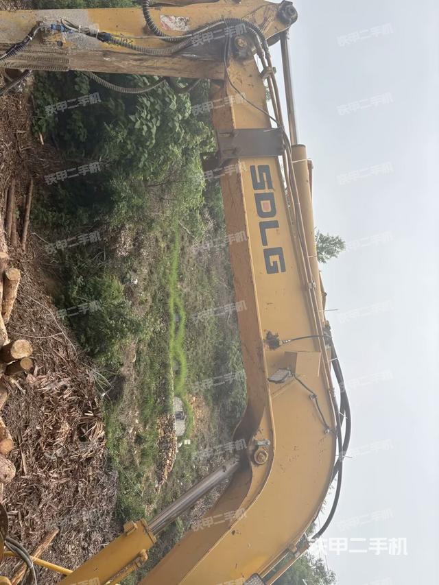 大臂整體?右側（工作和回轉裝置）