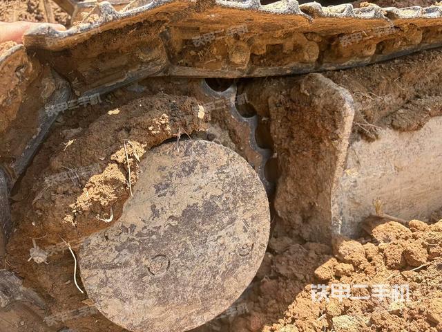 左侧履带整体 (行走机构) 左侧履带整体 (行走机构)