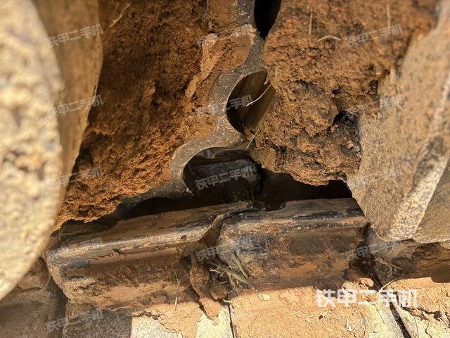 右侧行走马达盖板(行走机构) 右侧行走马达盖板(行走机构)