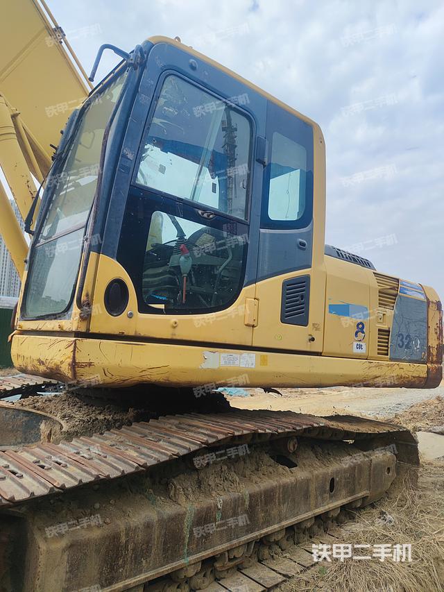 驾驶室整体(整机外观) 驾驶室整体(整机外观)