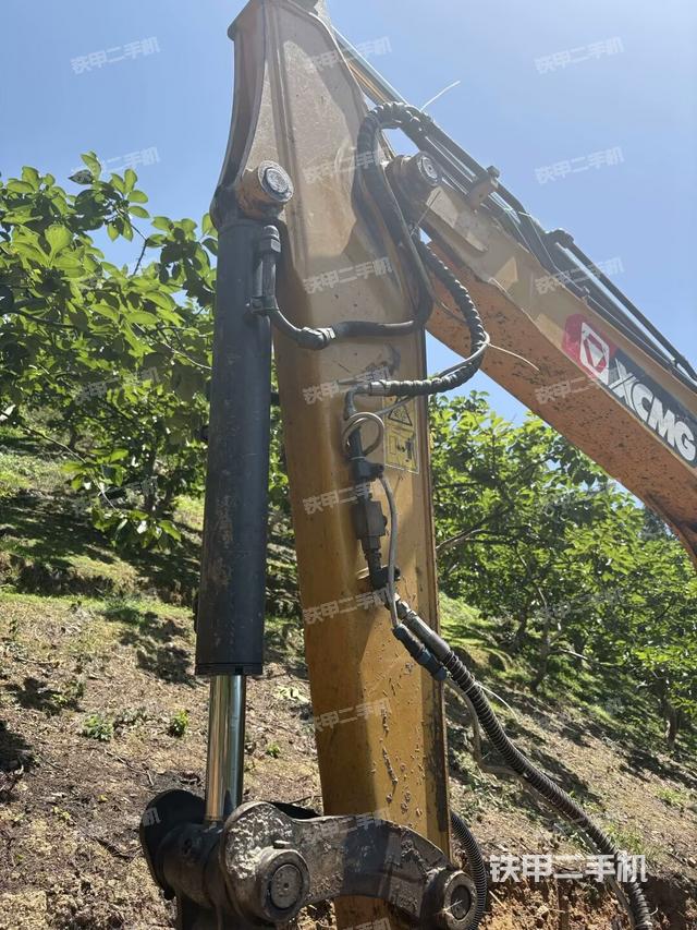 铲斗45度(工作和回转装置) 铲斗45度(工作和回转装置)