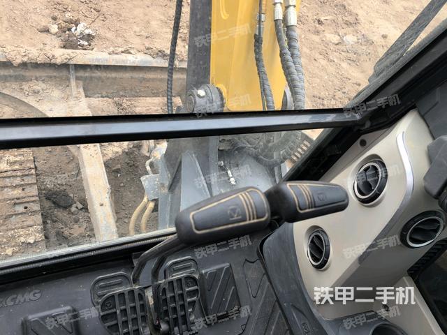 座椅右側(cè)控制臺(tái)/鑰匙門/油門/含右手柄(駕駛室部分) 座椅右側(cè)控制臺(tái)/鑰匙門/油門/含右手柄(駕駛室部分)