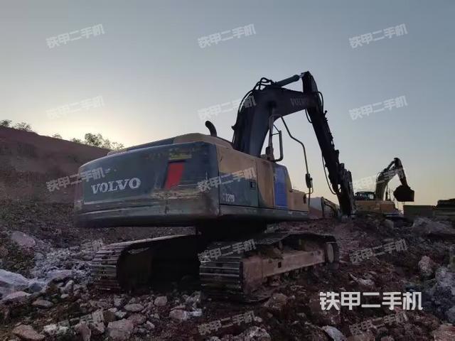 左后45(整機(jī)外觀) 左后45(整機(jī)外觀)