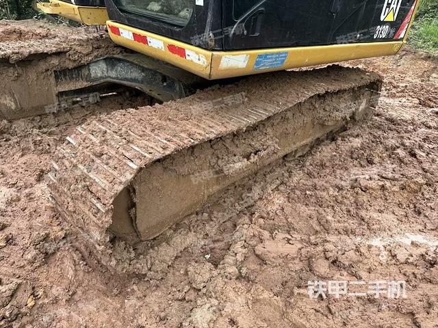 單側(cè)履帶整體(整機外觀) 單側(cè)履帶整體(整機外觀)