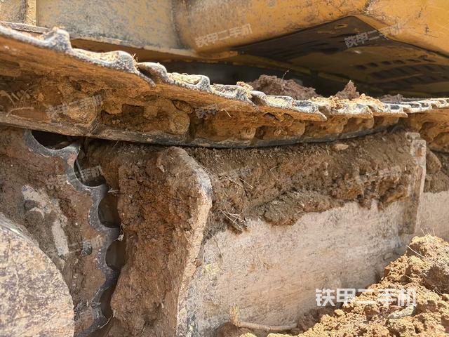 左导向轮(行走机构) 左导向轮(行走机构)