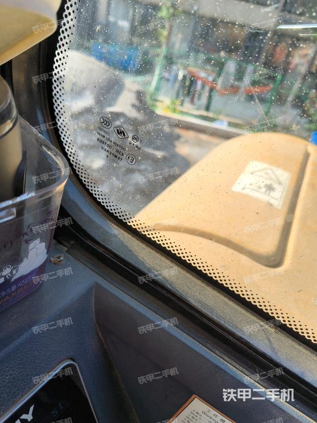 ?駕駛室正側(cè)(駕駛室部分) ?駕駛室正側(cè)(駕駛室部分)