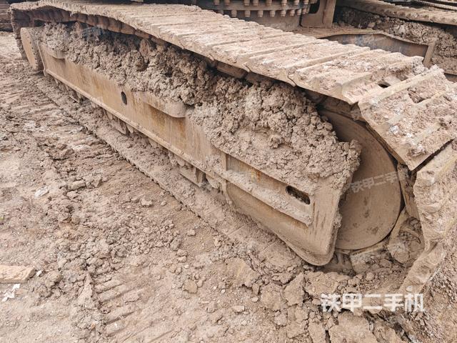 左侧履带整体 (行走机构) 左侧履带整体 (行走机构)