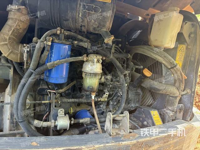 发动机室(上车部件) 发动机室(上车部件)