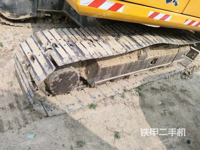 右側(cè)履帶整體?(行走機(jī)構(gòu)) 右側(cè)履帶整體?(行走機(jī)構(gòu))