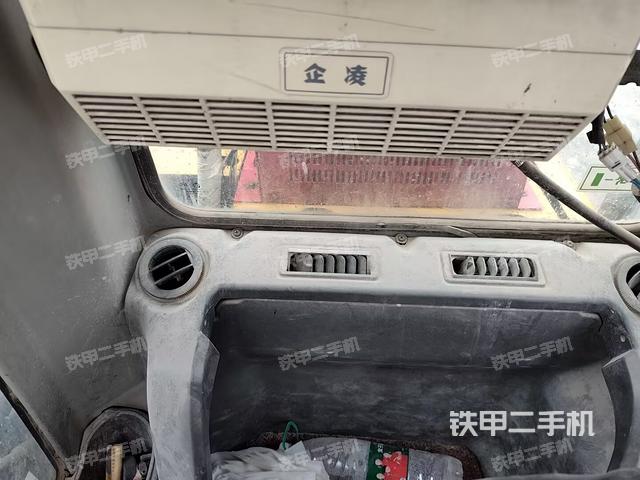 座椅左側(cè)控制臺/音響/含左手柄(駕駛室部分) 座椅左側(cè)控制臺/音響/含左手柄(駕駛室部分)