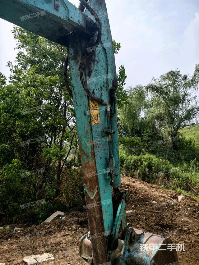 小臂整體左后(工作和回轉(zhuǎn)裝置) 小臂整體左后(工作和回轉(zhuǎn)裝置)