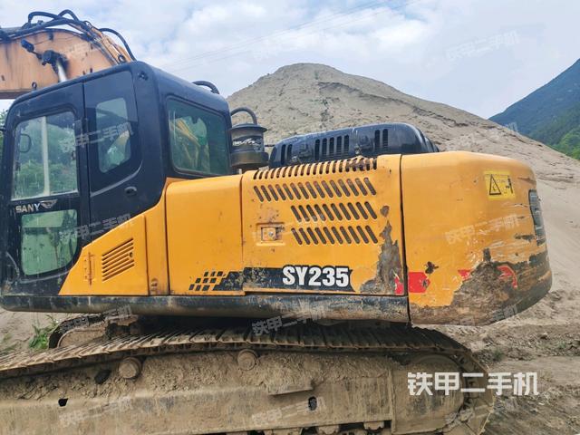 后窗玻璃角標(biāo)（駕駛室部分）