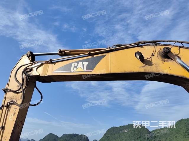 大臂油缸整體?豎拍(工作和回轉(zhuǎn)裝置) 大臂油缸整體?豎拍(工作和回轉(zhuǎn)裝置)