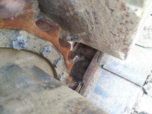 单侧履带整体(整机外观) 单侧履带整体(整机外观)