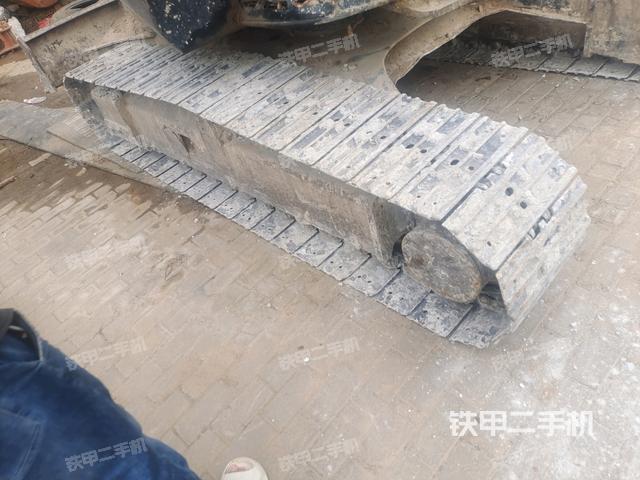 左側(cè)履帶整體?(行走機(jī)構(gòu)) 左側(cè)履帶整體?(行走機(jī)構(gòu))