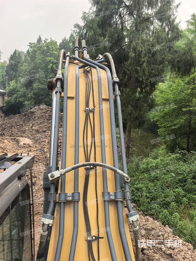 大臂背部俯視（工作和回轉(zhuǎn)裝置）