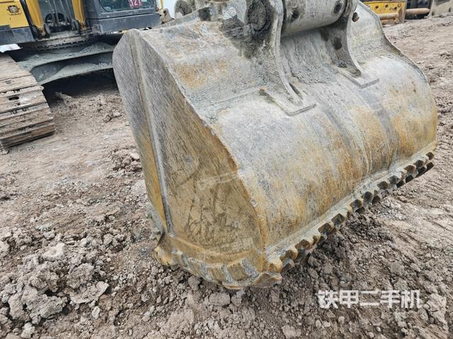 鏟斗45度(工作和回轉(zhuǎn)裝置) 鏟斗45度(工作和回轉(zhuǎn)裝置)