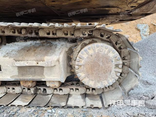 右側(cè)履帶整體(行走機構(gòu)) 右側(cè)履帶整體(行走機構(gòu))