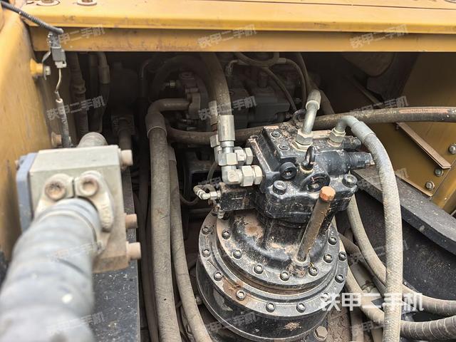 回轉(zhuǎn)馬達(dá)（上車部件）