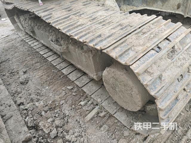 左側(cè)履帶整體?(行走機(jī)構(gòu)) 左側(cè)履帶整體?(行走機(jī)構(gòu))