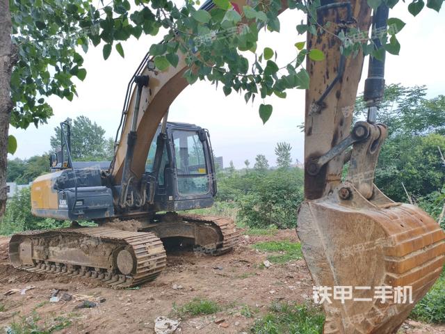 徐工XE200DA挖掘機(jī)