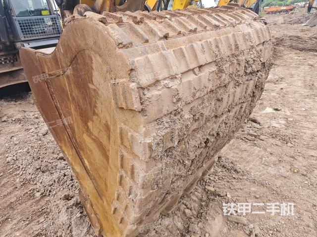 铲斗45度(工作和回转装置) 铲斗45度(工作和回转装置)