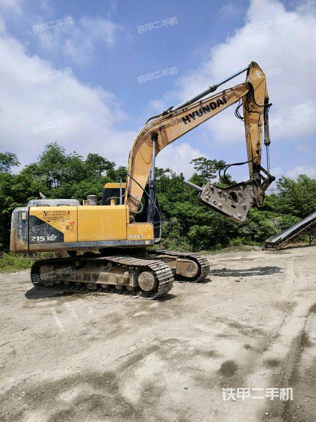 現(xiàn)代R215VS挖掘機