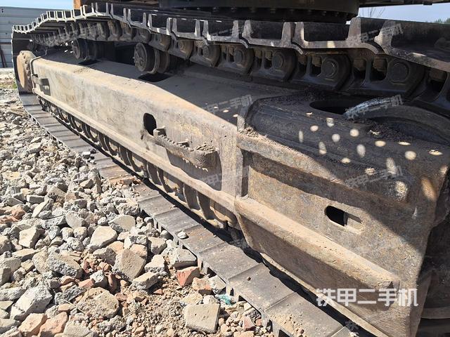 單側(cè)履帶整體（整機(jī)外觀）