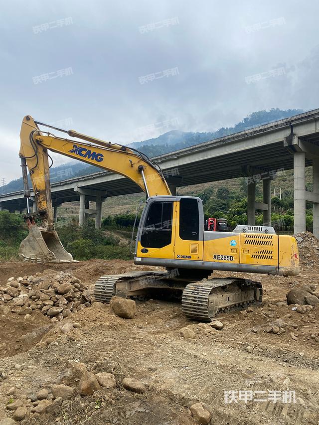 徐工XE265D挖掘機(jī)