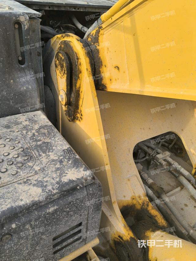 大臂根部?斜視(工作和回轉(zhuǎn)裝置) 大臂根部?斜視(工作和回轉(zhuǎn)裝置)