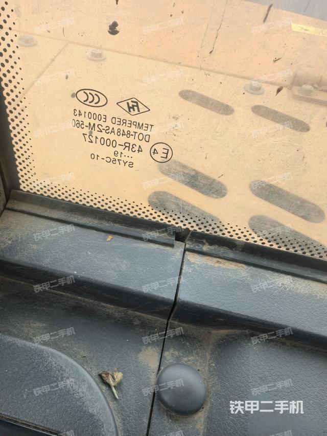 后窗玻璃角标(驾驶室部分) 后窗玻璃角标(驾驶室部分)