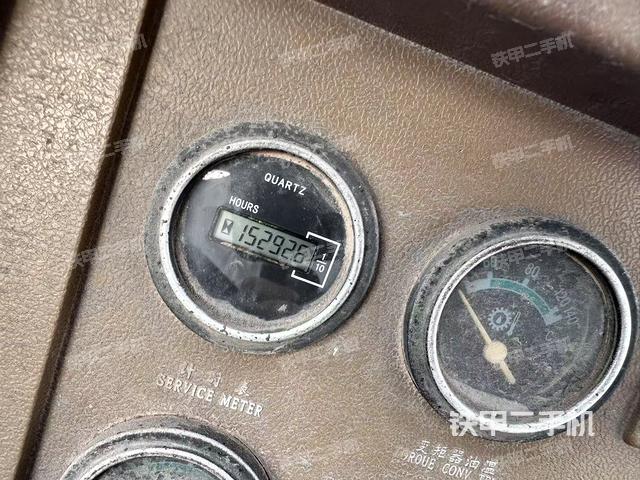 驾驶室操作台(整机外观及大件) 驾驶室操作台(整机外观及大件)