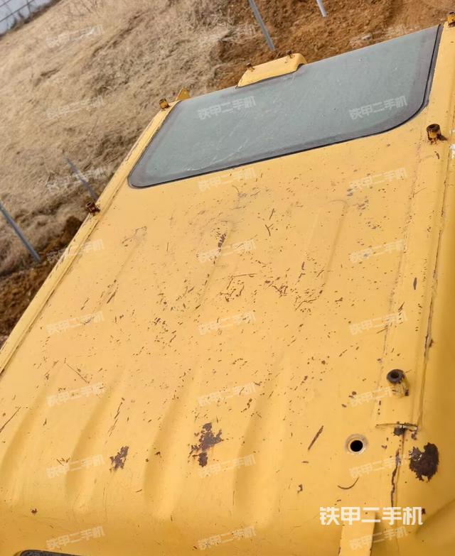 驾驶室顶部（整机外观）