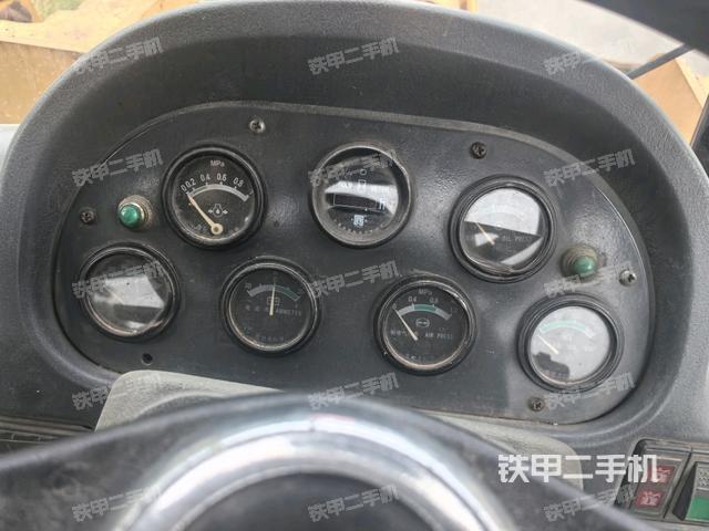 儀表盤(駕駛室部分) 儀表盤(駕駛室部分)