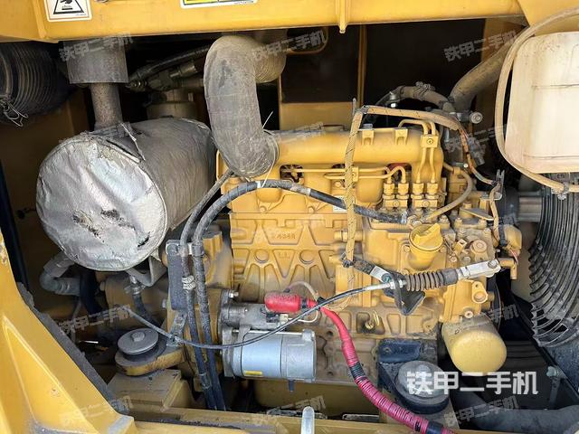 發(fā)動(dòng)機(jī)整體俯視(整機(jī)外觀) 發(fā)動(dòng)機(jī)整體俯視(整機(jī)外觀)