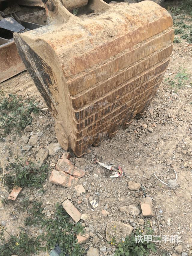 鏟斗右后整體（工作和回轉(zhuǎn)裝置）