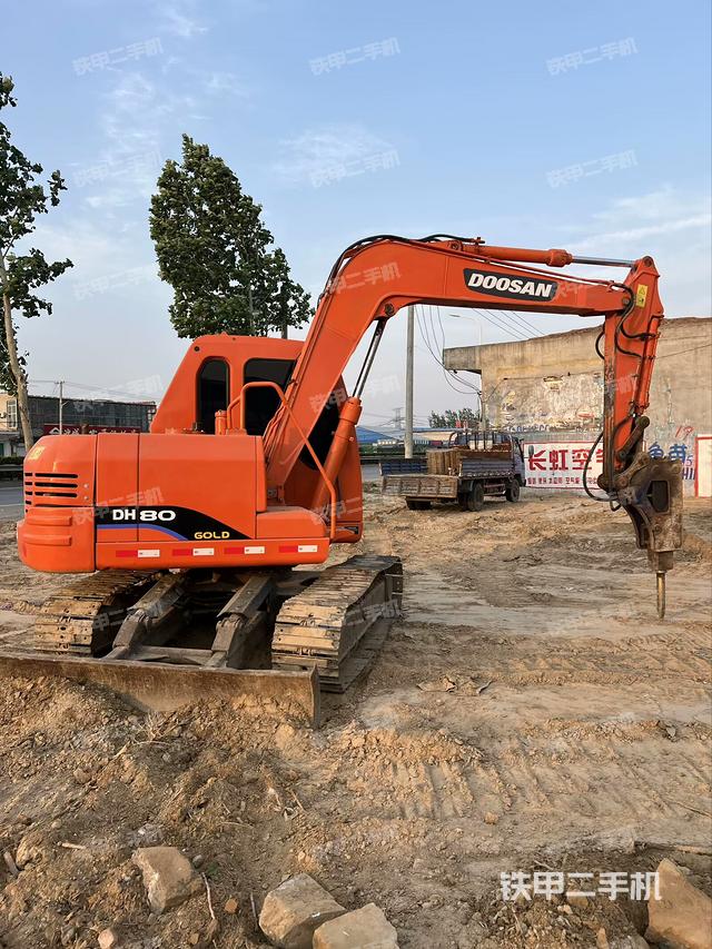 整机右后45°(整机外观) 整机右后45°(整机外观)