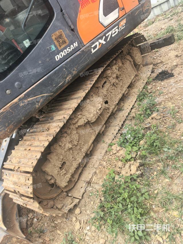 左側(cè)履帶整體?（行走機(jī)構(gòu)）