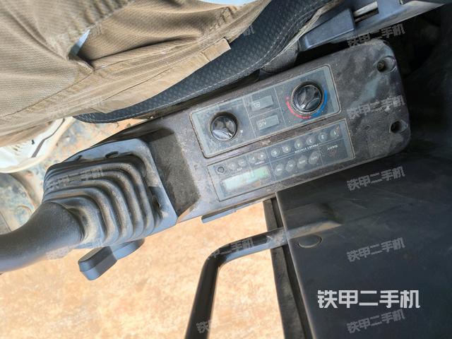 座椅左側控制臺/音響/含左手柄（駕駛室部分）