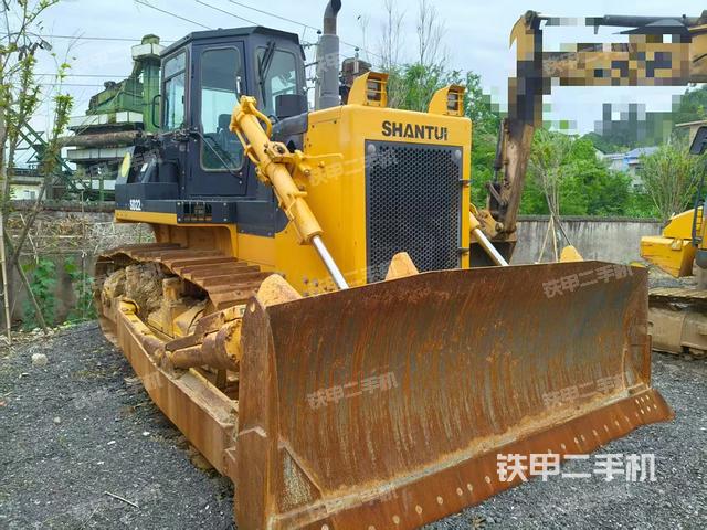 山推SD22標(biāo)準(zhǔn)型推土機(jī)
