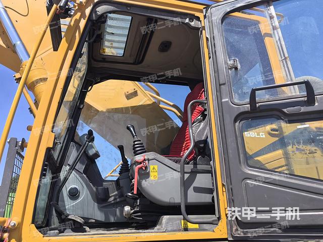 駕駛室整體（整機(jī)外觀）