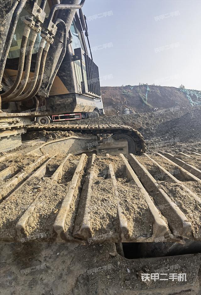 单侧履带整体（整机外观）