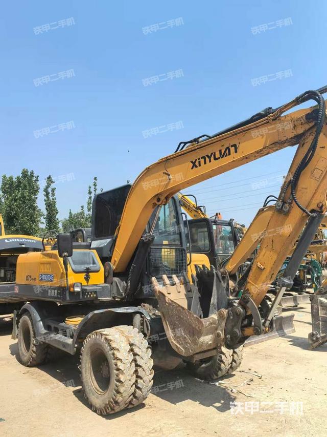 駕駛室頂部（整機外觀）